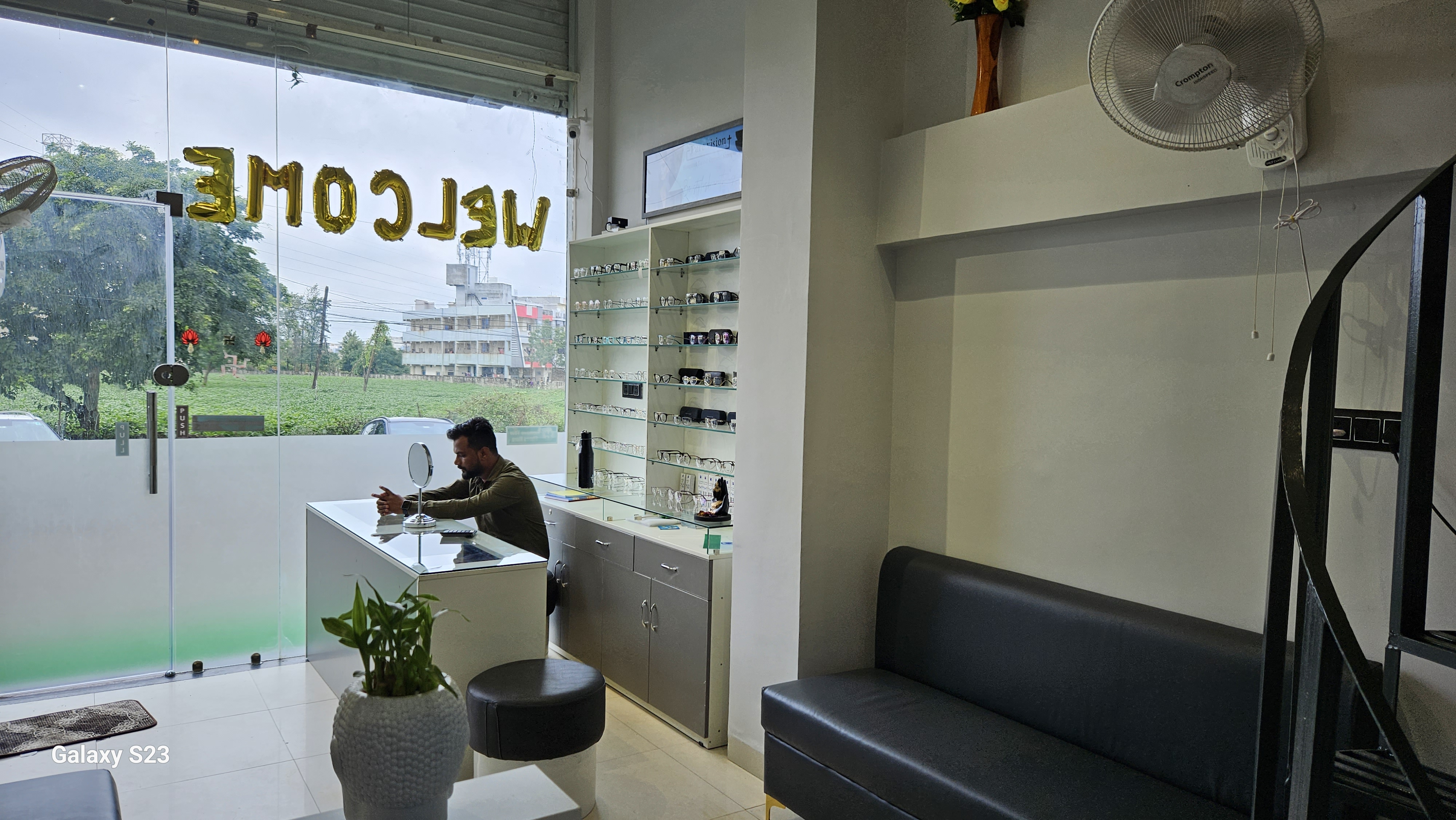 NR eye clinic